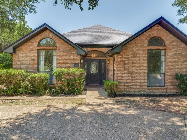 1300 Mosslake Dr, Desoto, TX 75115