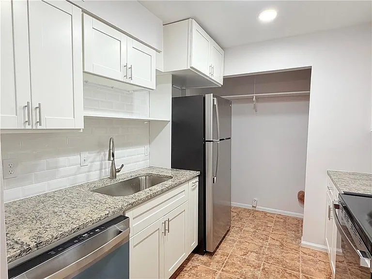 1166 Booth Rd SW #908 — Photo 9