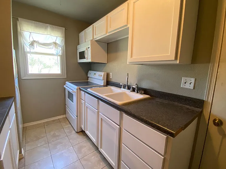 4511 Scotty Dr — Photo 16