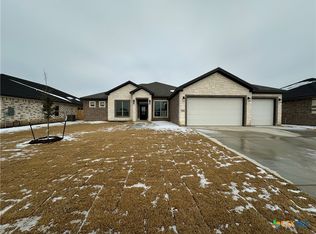 706 Golden Eagle Dr, Salado, TX 76571