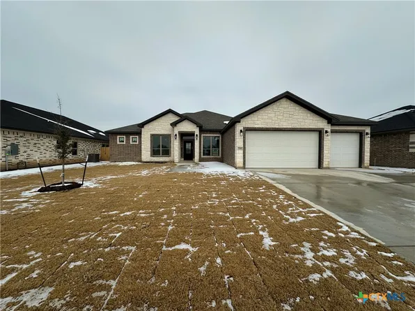 706 Golden Eagle Dr, Salado, TX 76571