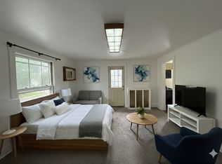 686 34th St APT 3, Des Moines, IA 50312