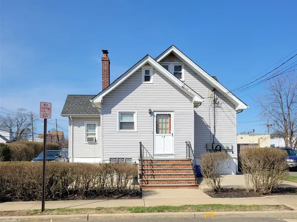 96 Sportsmans Avenue, Freeport, NY 11520