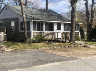 19 Highland Bay Dr, Wareham, MA 02571
