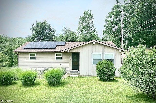 1st image of 2211 Deanne Dr