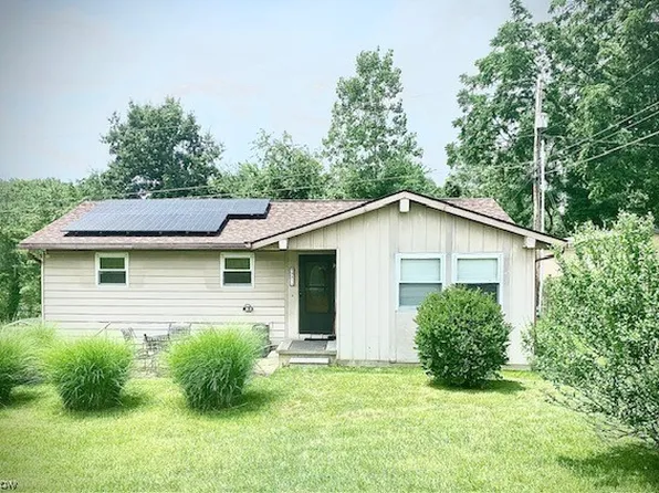 2211 Deanne Dr, Zanesville, OH 43701