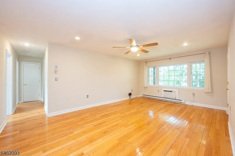 2 bed, 1.0 bath, $2,700 — Photo 2
