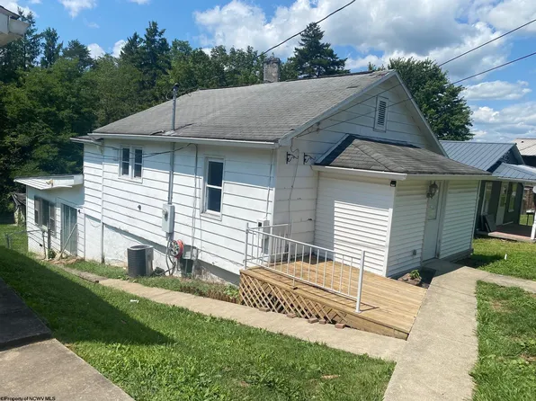 119 Pleasant Ave, Elkins, WV 26241