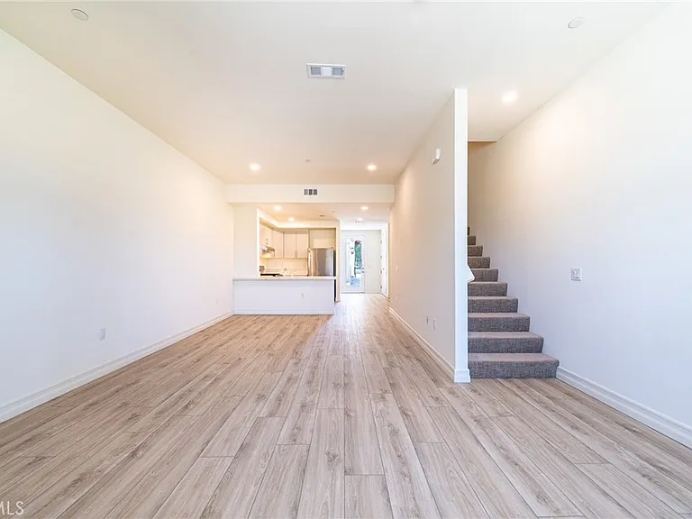 130 N New Ave #1 — Photo 13