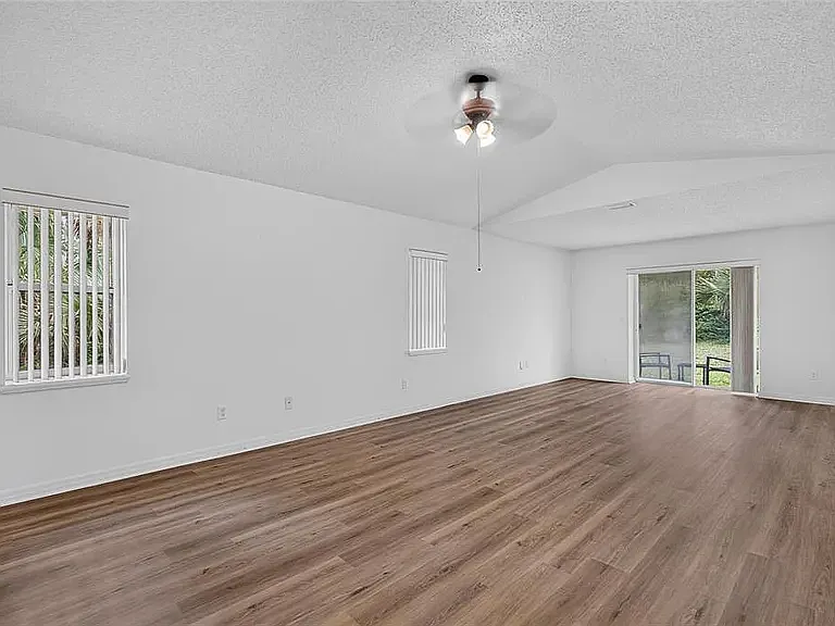 11 Walnut Pl — Photo 8