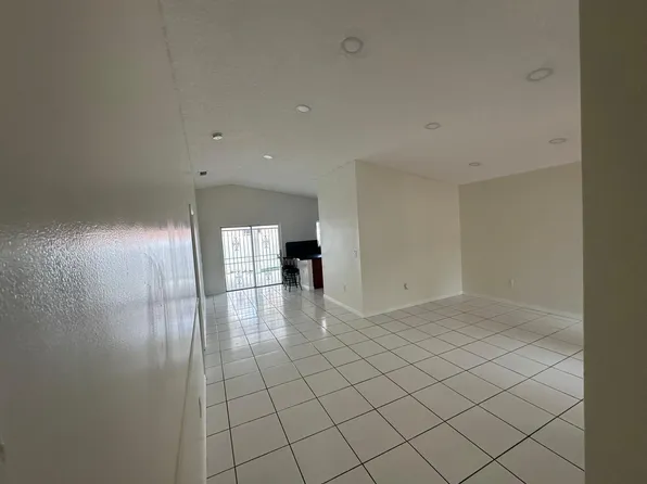 9316 NW 121st St Unit 51, Hialeah, FL 33018