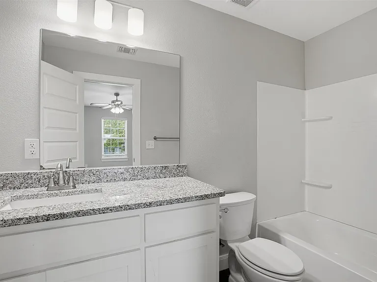 1022 W Shepherd St #1022 — Photo 15