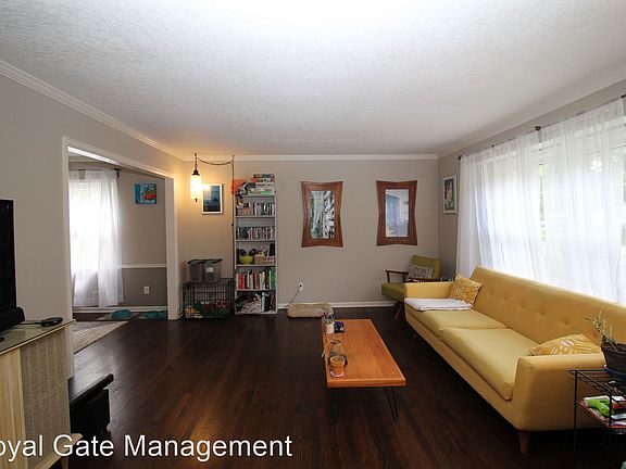 4th image of 8119 W 96th Ter