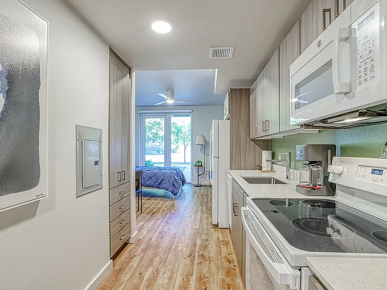 Wynne Watts Commons — Photo 17