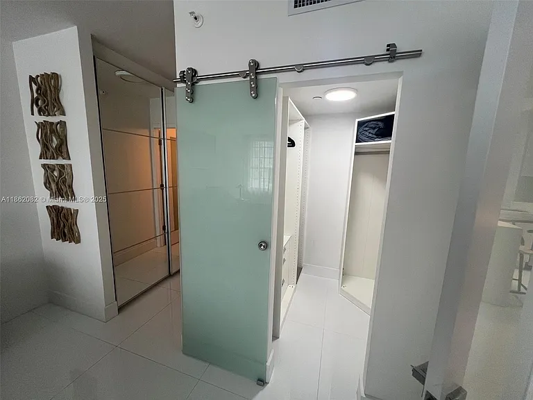 100 Lincoln Rd #1022 — Photo 34