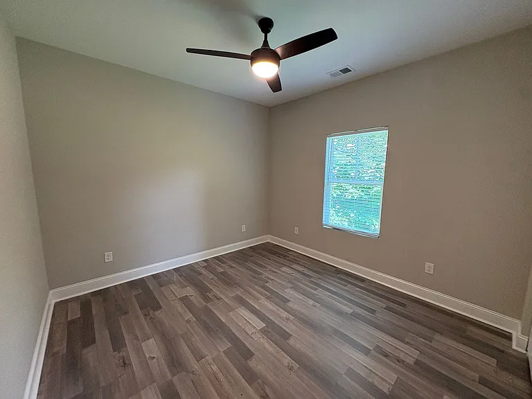6 Herring Ave — Photo 10