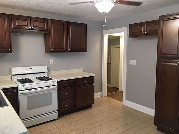 5th image of 726 W 4th St