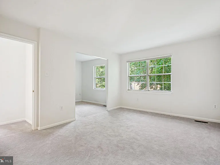 9909 Hemlock Woods Ln — Photo 15