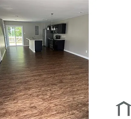 3 bed, 1360 sqft, $2,195 — Photo 4