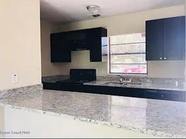 2 bed, 1.5 bath, $1,500 — Photo 3