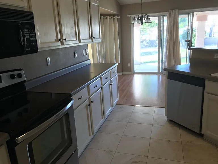 6334 W Potter Dr — Photo 7