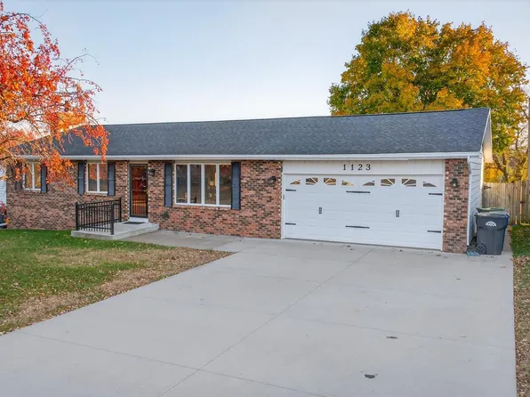 1123 27th Ave N, Clinton, IA 52732