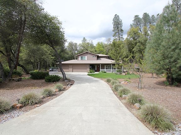2nd image of 9568 Hollywood Dr
