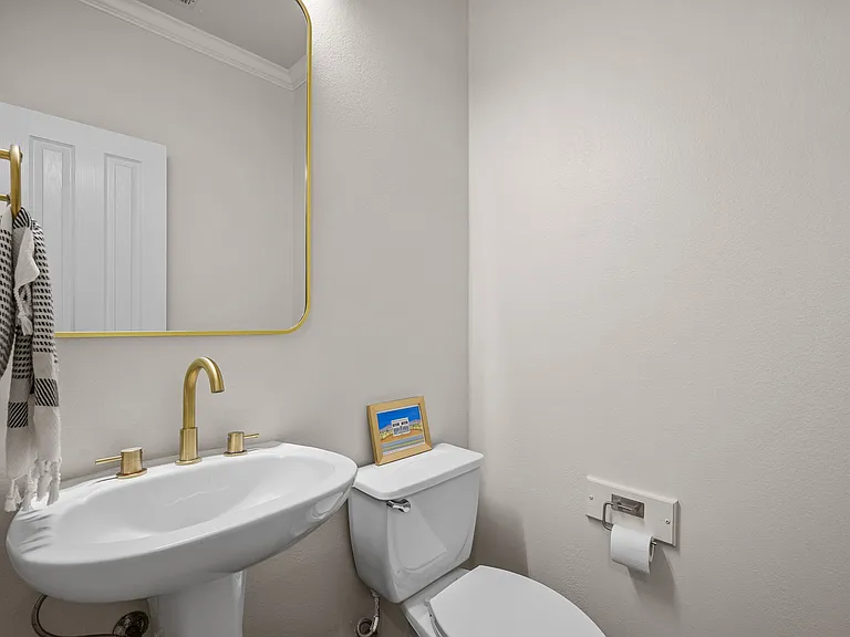 5004 Valburn Ct — Photo 32
