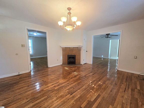 5th image of 2817 Anderson Rd