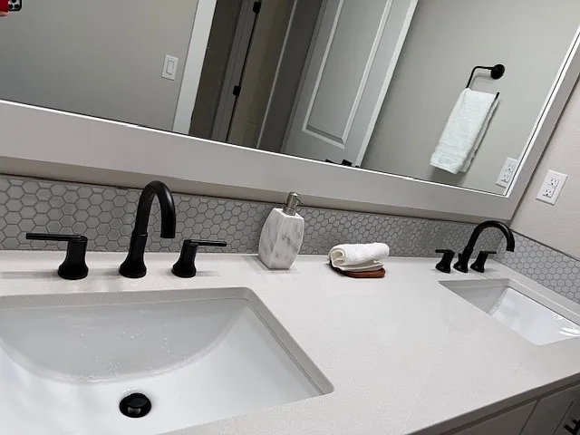 12053 NW Weaver Ln — Photo 33