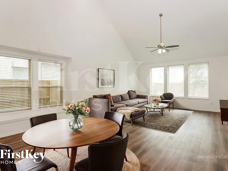 10539 Dolce Ln — Photo 6
