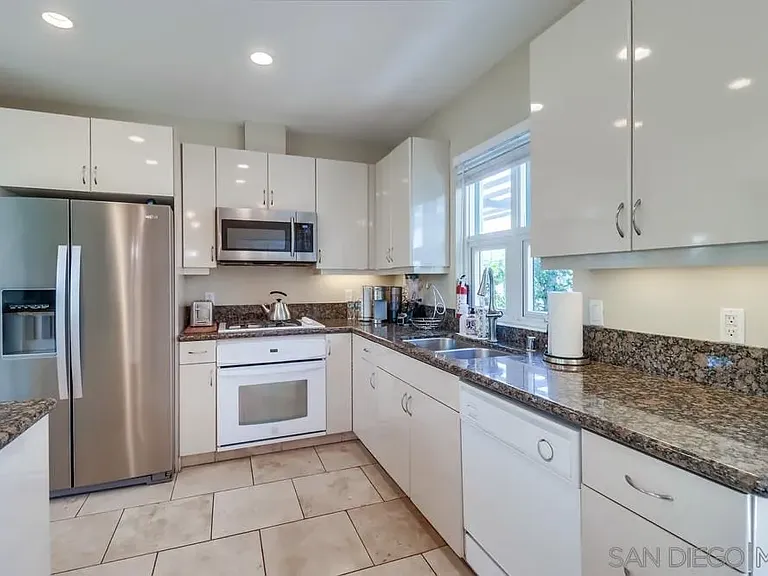 555 Front St #205 — Photo 7