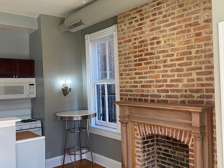 1526 W Mount Royal Ave #2R — Photo 2