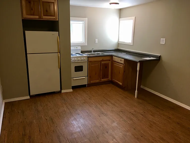 214 W Thomas St #6 — Photo 12