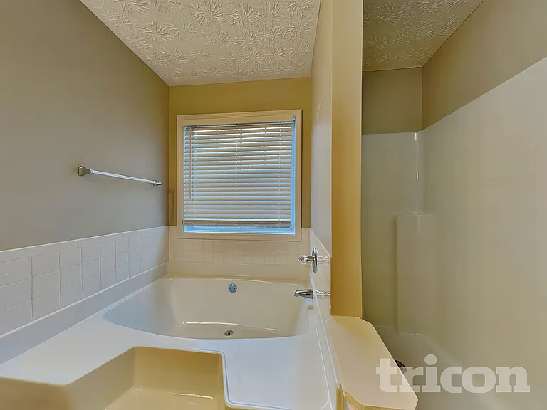 417 Carrie Ct — Photo 11