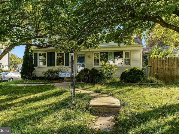 26 Ash Rd, Wallingford, PA 19086