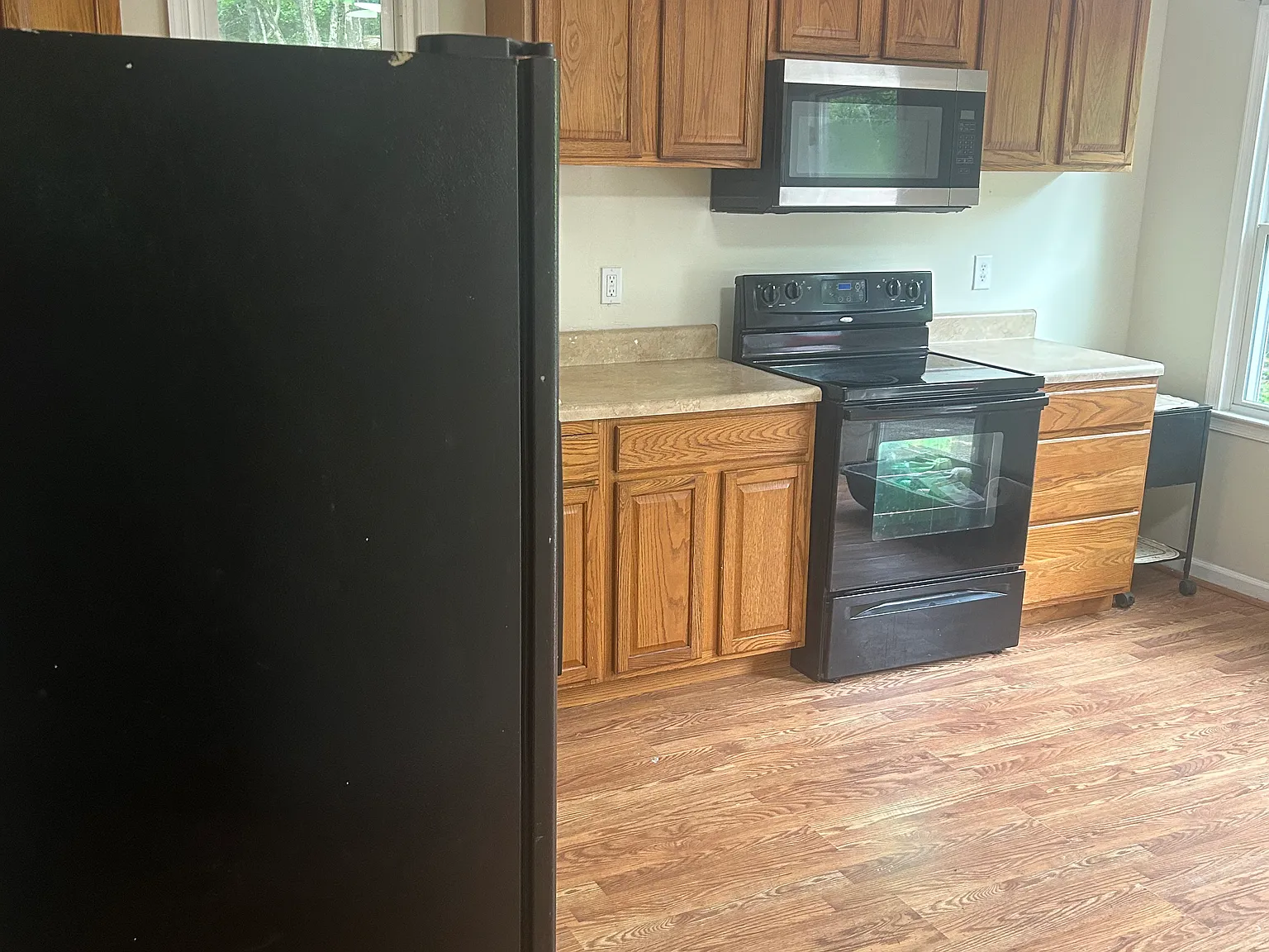 3 bed, 1056 sqft, $1,800 — Photo 2