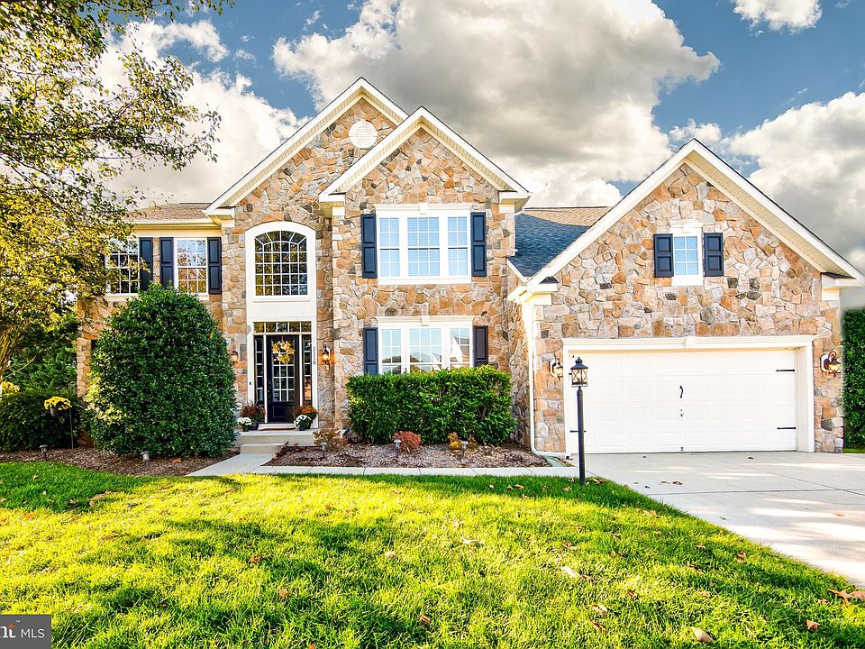 1st image of 1118 Sparrow Mill Way