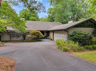 2854 Robinhood Rd, Winston Salem, NC 27106