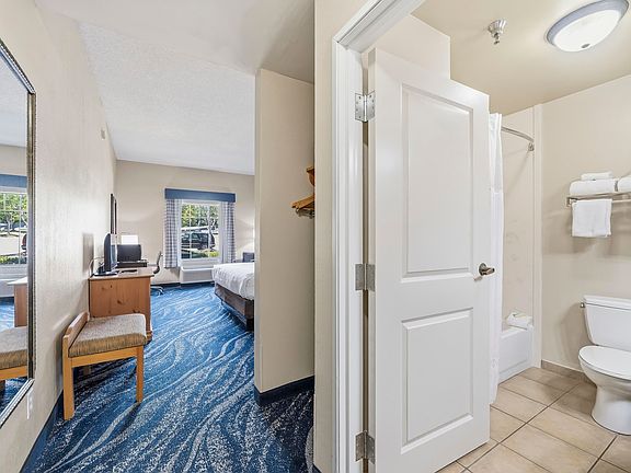 3rd image of 930 Lake Oconee Pkwy #106