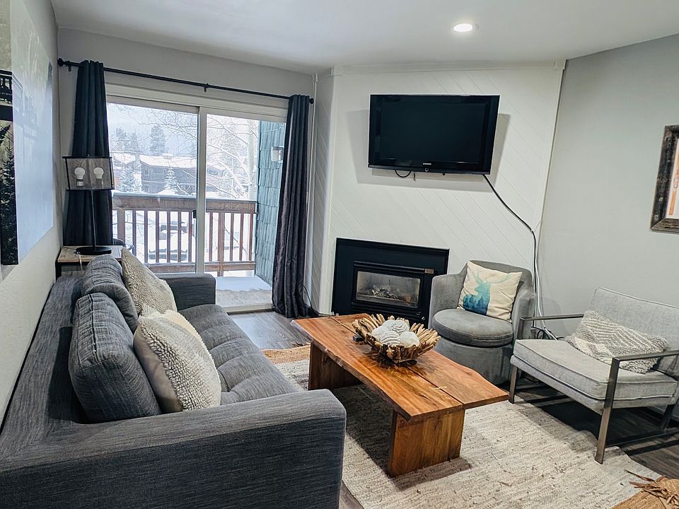 Living room with fireplace