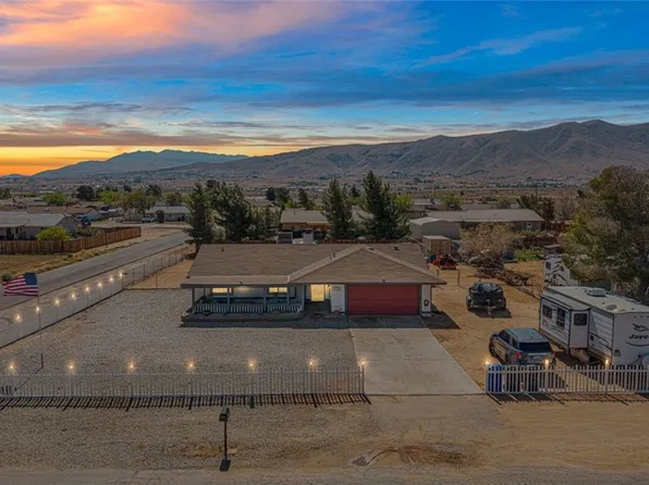 21141 Nandina St, Apple Valley, CA 92308