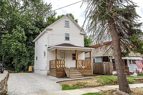917 Clay St Photo 1