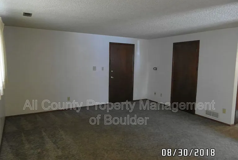 1611 Warren Ave #1 — Photo 3