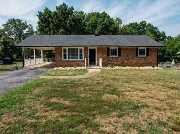 3805 Shula Dr, Hurt, VA 24563