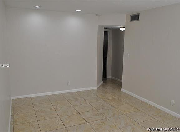 4th image of 13707 Kendale Lakes Cir APT 201