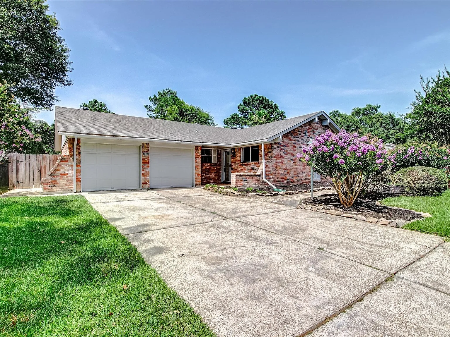 4 bed, 1274 sqft, $1,900 — Photo 1