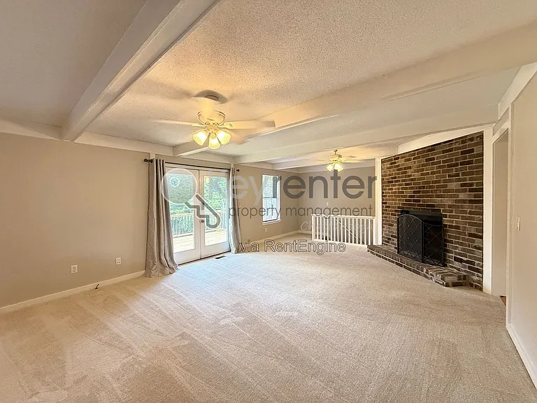 6407 Harbor Master Dr — Photo 10
