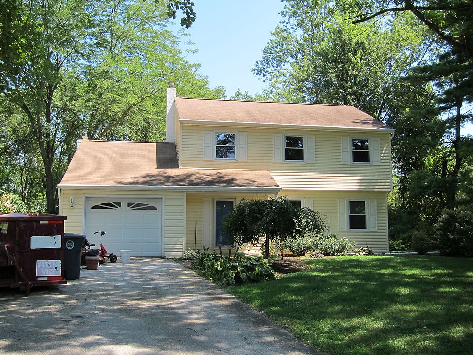 1st image of 120 Christine Dr