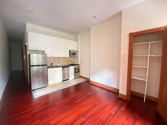 2nd image of 447 E 78th St #2Y